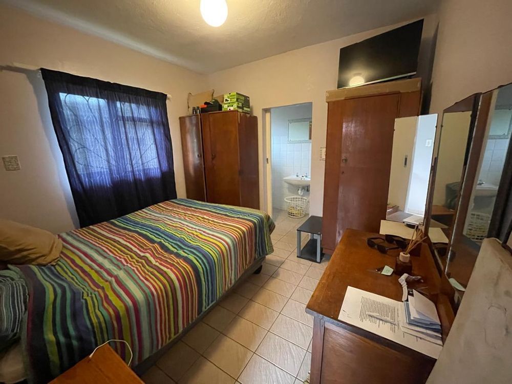 Flat 2 ( ensuit bedroom )