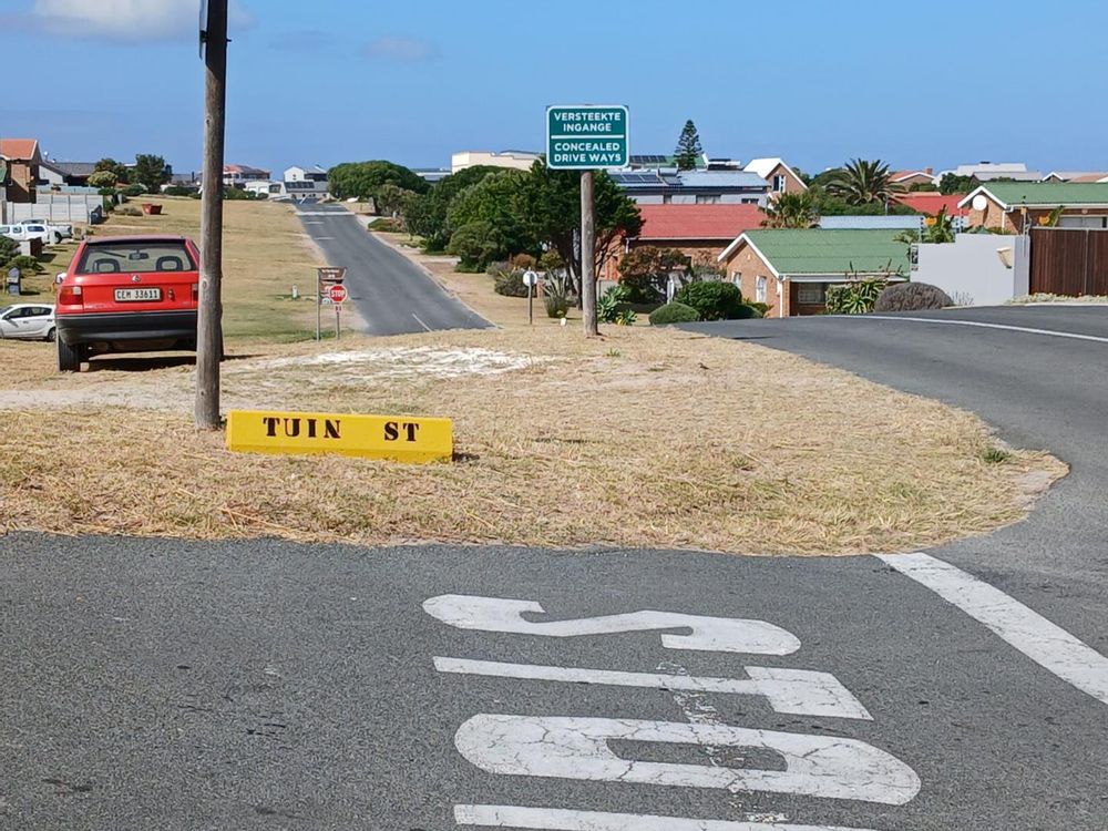 Houses down the Street - in the direction of Gansbaai/Perlemoenbaai,
