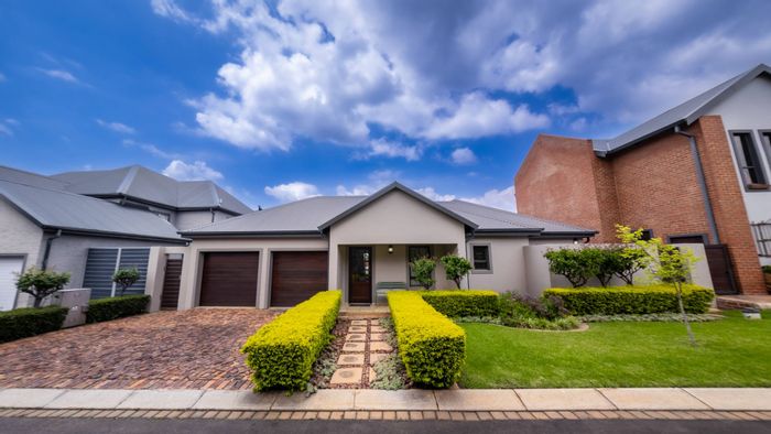 Property #2432395, House For Sale in Heritage Hill