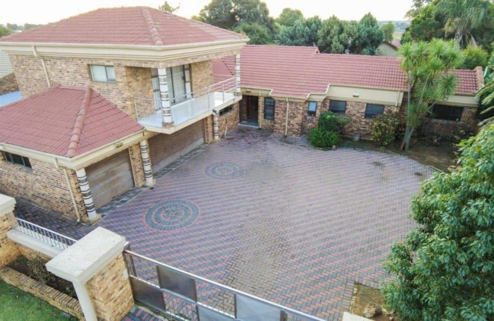 Lovely balcony view from master bedroom 