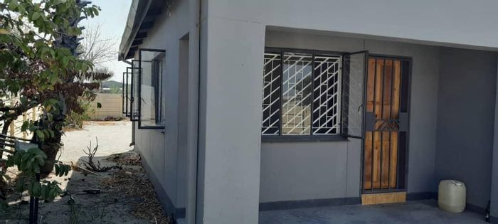 For Sale: House in Ondangwa Central with 2 bedrooms, lounge, and kitchen.