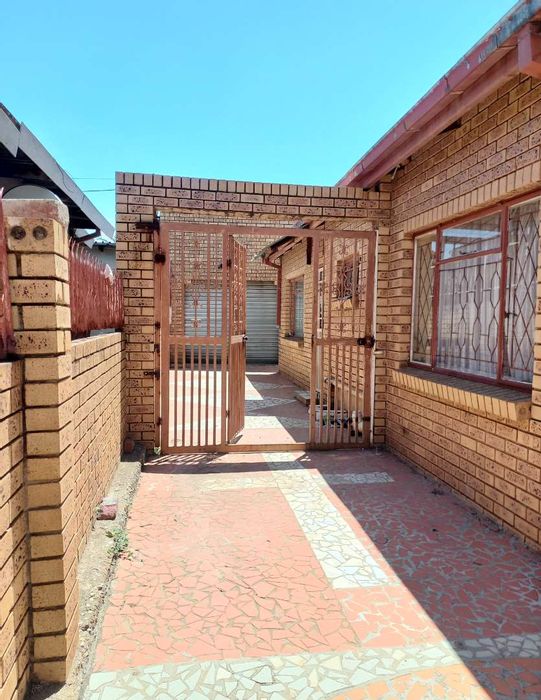 Property #2189549, House for sale in Atteridgeville