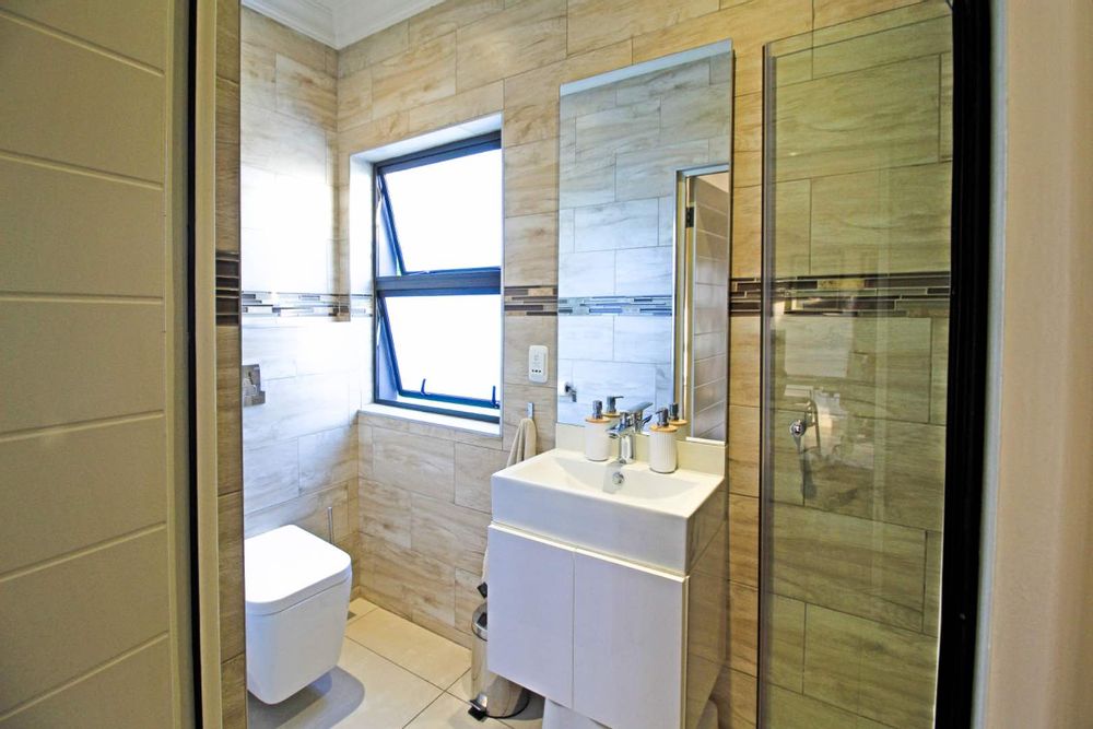 Guest En-Suite Bathroom
