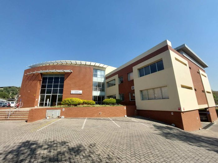 Office To Rent in Bedfordview Central: 68 sqm, boardroom, kitchen, all-inclusive amenities.