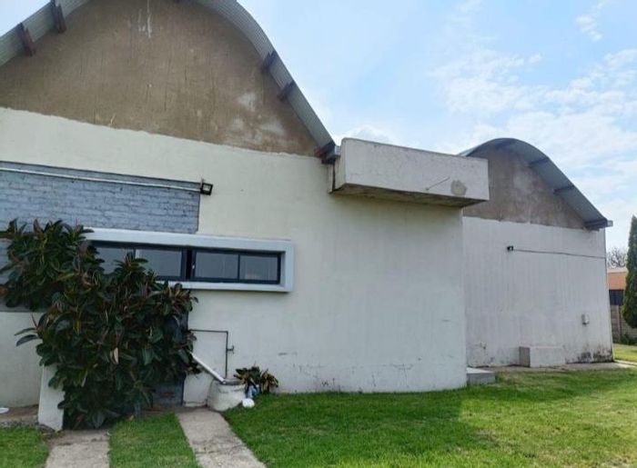 House for Sale in Vanderbijlpark Central East 4: 4 Bedrooms, Double Garage, Secure Access.