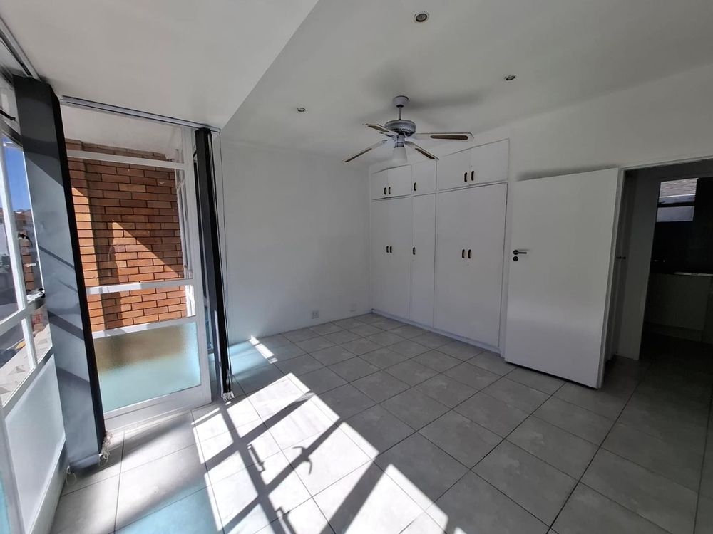 Main bedroom with BIC