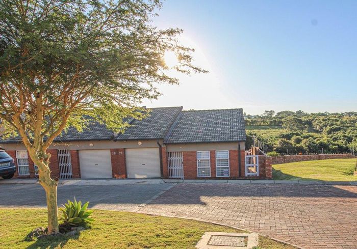 Beacon Bay Townhouse For Sale: 2 beds, patio, garage, near schools and shops.