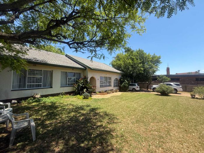 Property #2427747, House For Sale in Horison Park