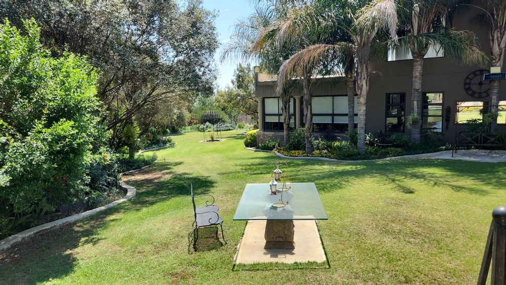 Garden in front of stoep