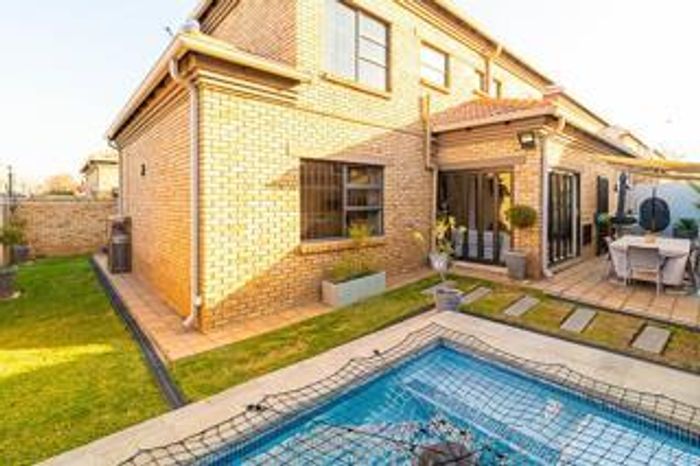 Property #2173544, Townhouse for sale in New Redruth