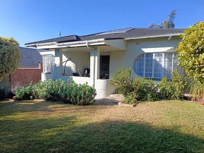 South Crest House For Sale: 3 Bedrooms, versatile outbuilding, solar power, secure parking.