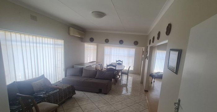 Property #2403077, House For Sale in Monument Park