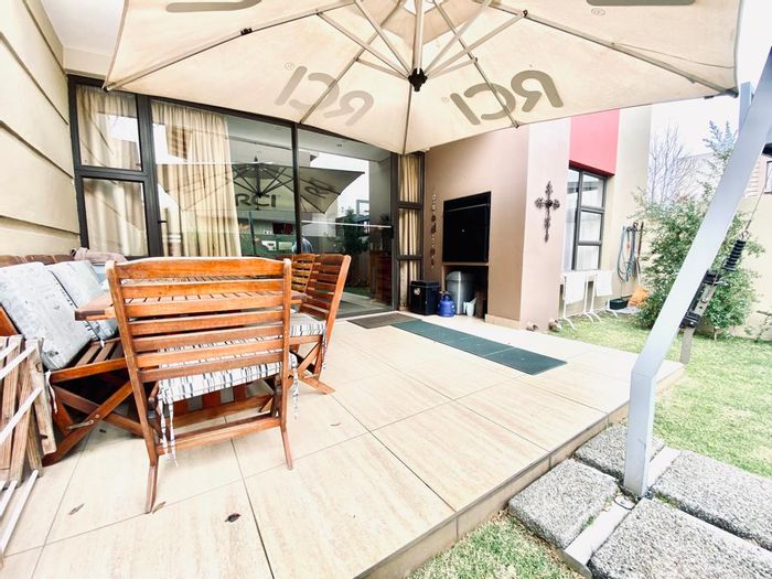 Property #2176720, Townhouse for sale in Glen Eagle Estate