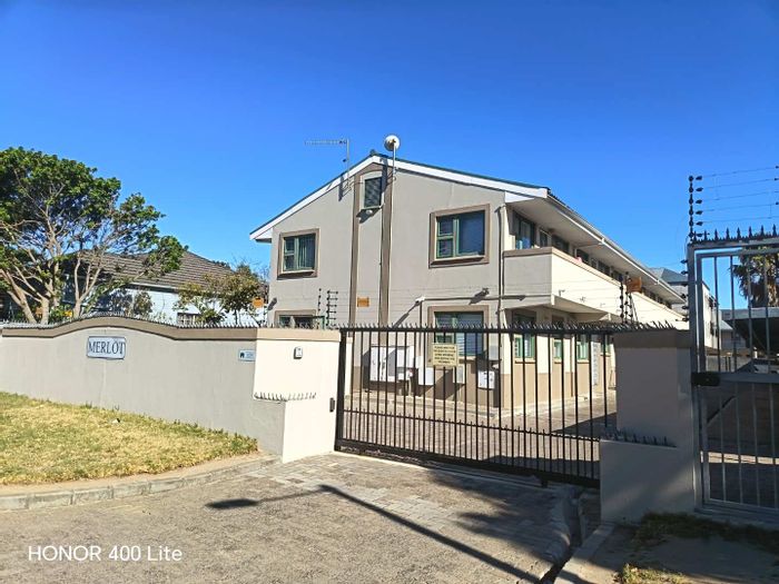 For Sale: 2-bedroom apartment in Stellenbosch Central with parking and tenant lease.