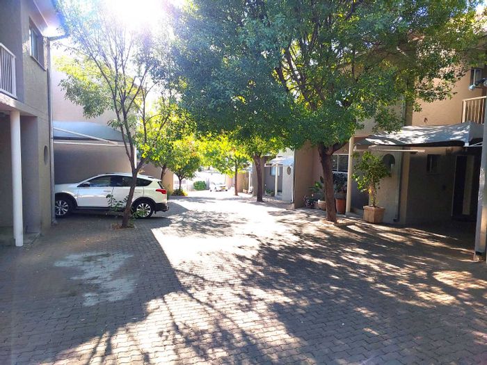 Property #2248512, Townhouse for sale in Klein Windhoek
