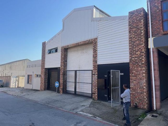 Property #2237597, Industrial rental monthly in Sidwell