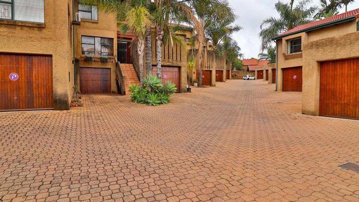 Property #2101376, Townhouse sold in Garsfontein