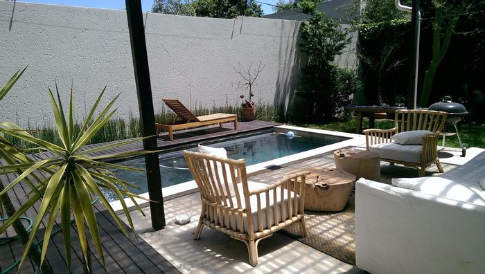 For Sale: House in Parkhurst with pool, garden, and close to amenities.