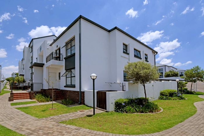 Property #2078199, Apartment for sale in Greenstone Ridge