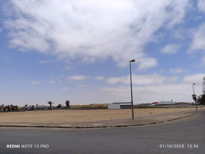 Property #2348186, Vacant Land Commercial For Sale in Meersig