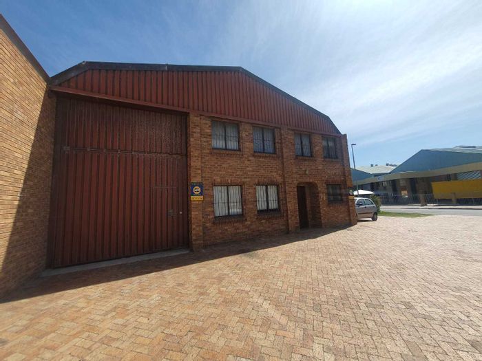 Property #2138132, Industrial rental monthly in Montague Gardens