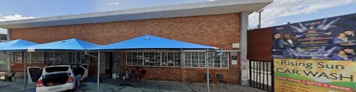 Industrial Property for Sale in Elsies River Industrial: 688m² with large yard space.