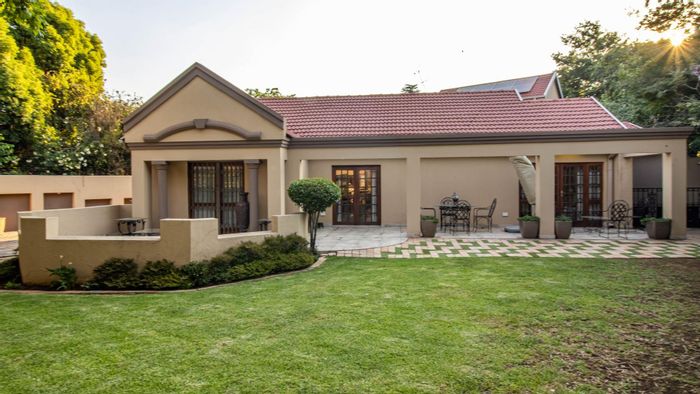 Kibler Park House For Sale: 4 beds, 4.5 baths, dual kitchens, solar panels.