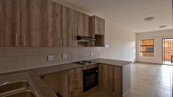 2-Bedroom Apartment To Rent in Wierdapark with garden, security, and amenities included.