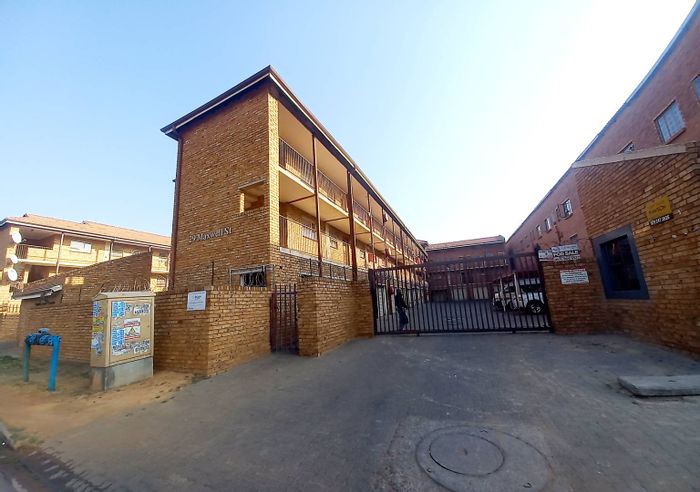 2-Bedroom Apartment with Garage in Kempton Park AH, For Sale Now!