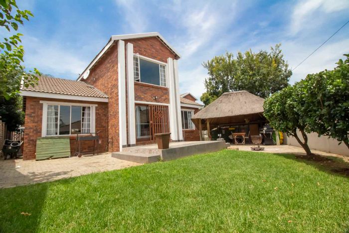 Property #2002286, Townhouse sold in Strubensvallei