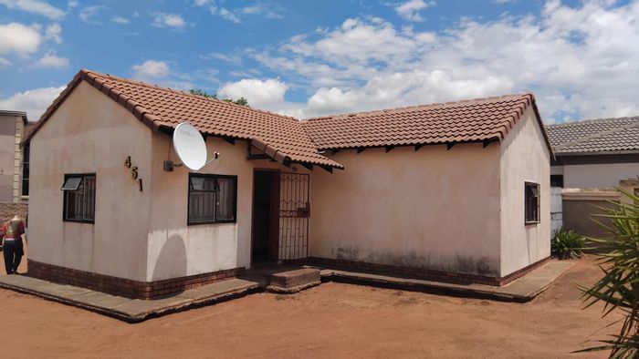 2 Bedroom House For Sale in Mabopane Central with spacious yard and secure access.