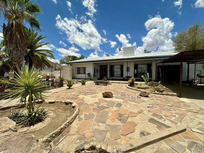 For Sale: House in Okahandja Central with spacious yard and ample parking.