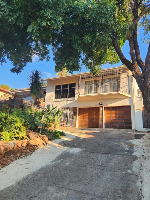 To Rent: 4-Bedroom House in Sinoville with Pool and Covered Entertainment Area.