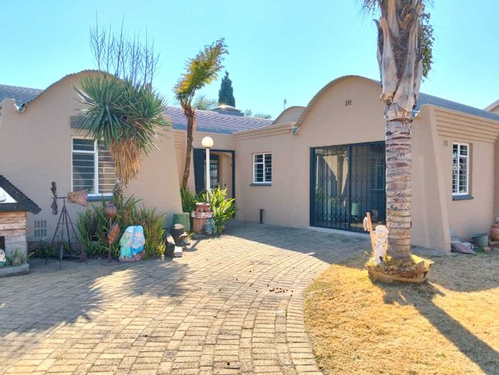 House For Sale in Mayberry Park: 3 bedrooms, study, security features, open parking.