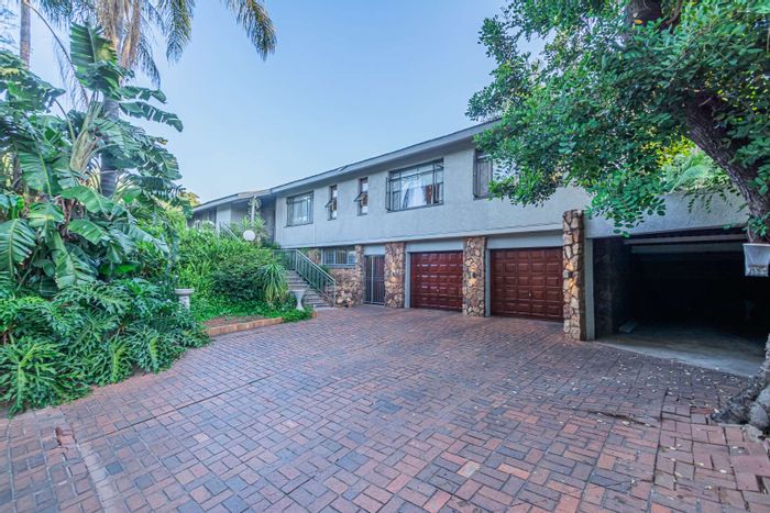 Entertainer's Dream: Lynnwood Manor House, Pool, Garden, Subdivision Potential - For Sale