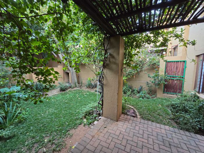 Property #2247981, Apartment rental monthly in Douglasdale
