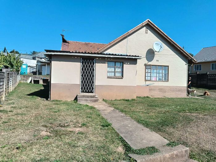 House to Rent in Napierville: 3 Bedrooms, garden, carport, flatlet, near school.