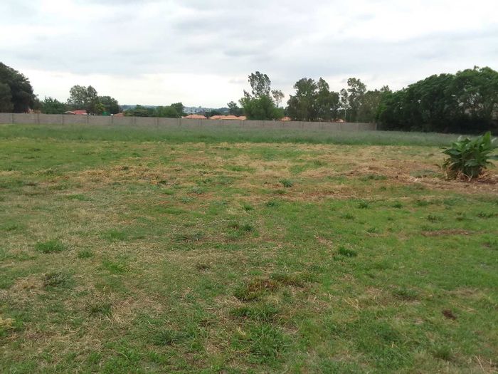 Vacant Land Residential in Riversdale For Sale - 5670 m², ideal for subdivision.