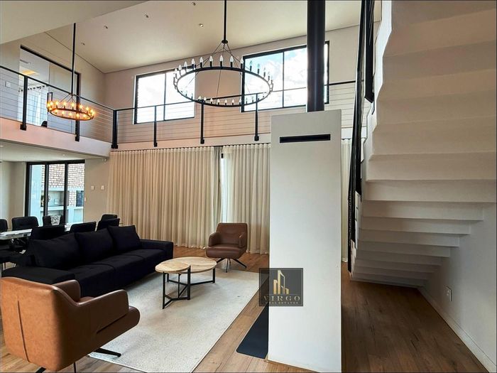 For Sale: House in Avis with 5 bedrooms, pool, office, and entertainment area.
