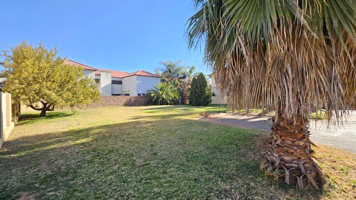 Vacant Land Residential in Melodie for Sale: 569 sqm, parks, and amenities nearby.