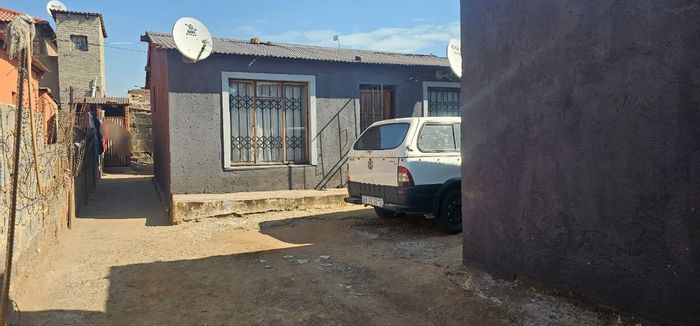 Property #2160361, House for sale in Tembisa