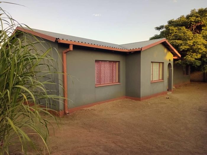 Property #2221497, House for sale in Grootfontein Central