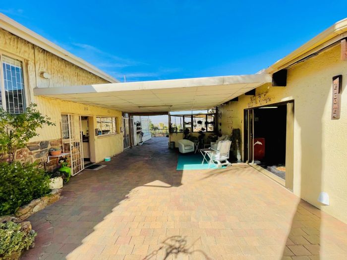 For Sale: Spacious Linmeyer house with 4 beds, security, and office flatlet.