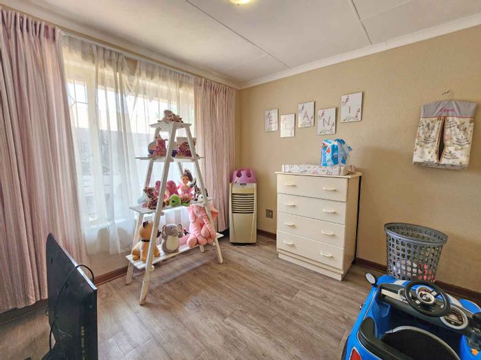 Property #2100816, House for sale in Mayberry Park