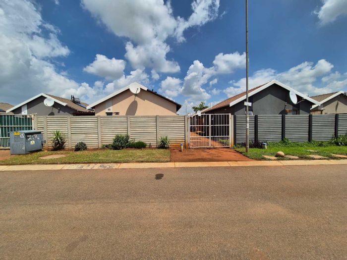 Affordable 2-bedroom house in Sky City with open-plan layout and ample parking. For Sale!