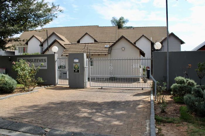 Property #2143039, Apartment for sale in Corlett Gardens
