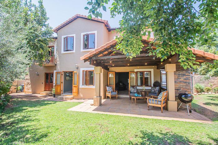 Property #2204516, House for sale in Six Fountains Residential Estate