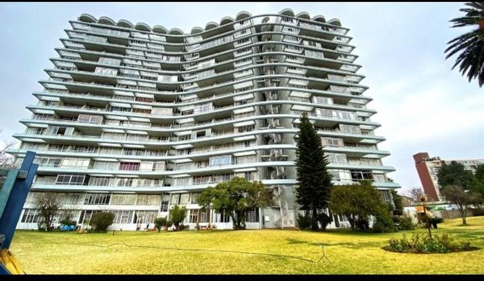 Ground floor duplex apartment in Denlee with pool, security, and garden views. For Sale.