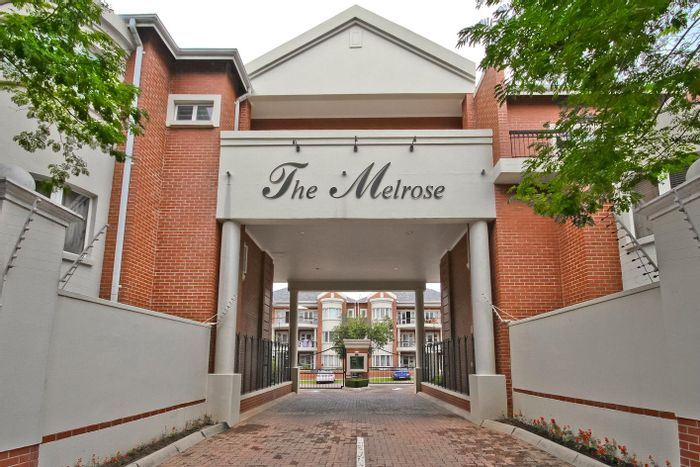 To Rent: 2 Bed, 2 Bath Apartment in Melrose North with private garden and security.