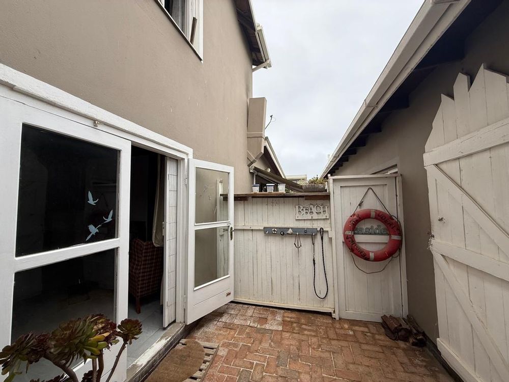 Entrance to 1st house 